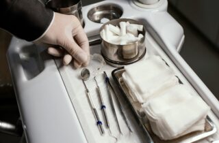 dental tools before oral surgery | dentistaltamonte.com